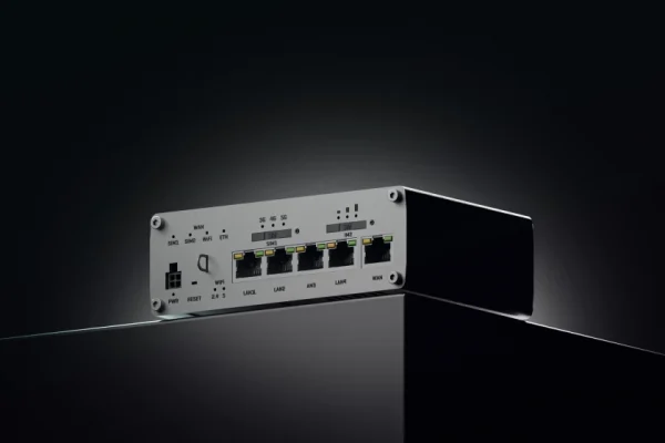 Teltonika Router 5G 5G 4xEth WiFi GNSS (RUTX50)