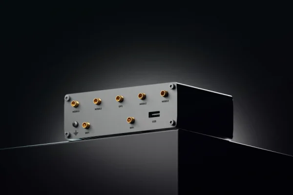 Teltonika Router 5G 5G 4xEth WiFi GNSS (RUTX50) - Bild 2